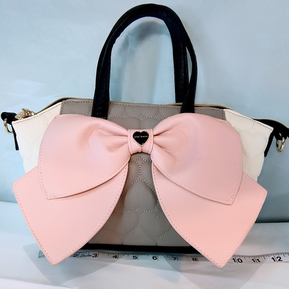 NWOT BETSEY JOHNSON Vegan Quilted Glam Garden Bow Satchel - Picture 10 of 15